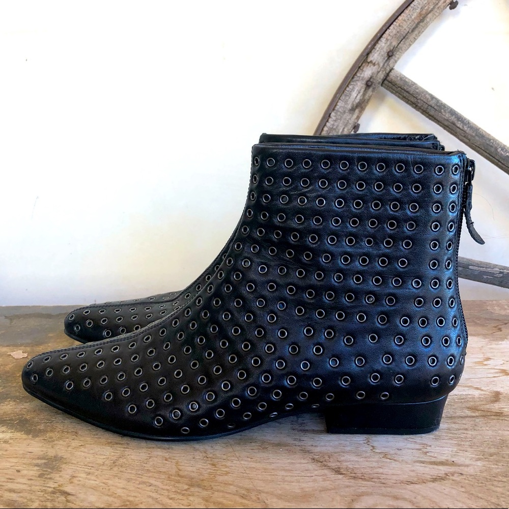 VAN ELI Glove Soft Leather w/ Grommets Ankle Boots